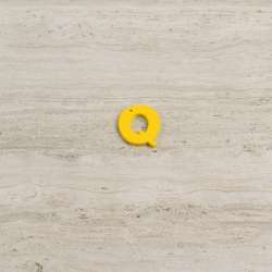 Пришивной декор буква Q желтая, 25мм