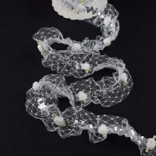 Стрічка еластична декоративна з мереживом, паєтками і трояндочками біла 5см
